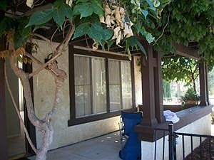 3rd image of 380 Thorpe Cir