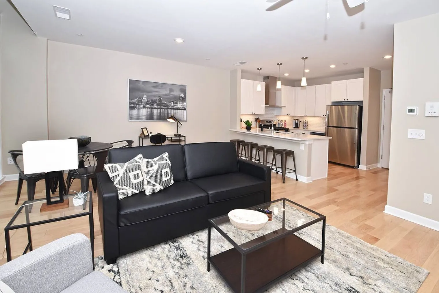 1 bed, 1.0 bath, $4,278 — Photo 3