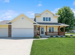 1233 Rosewood Dr SW, Altoona, IA 50009