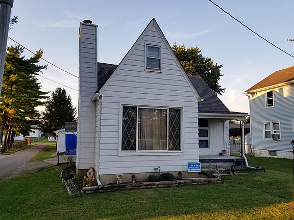3rd image of 814 W Main St