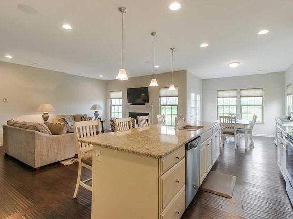 4th image of 3830 Faithway Dr