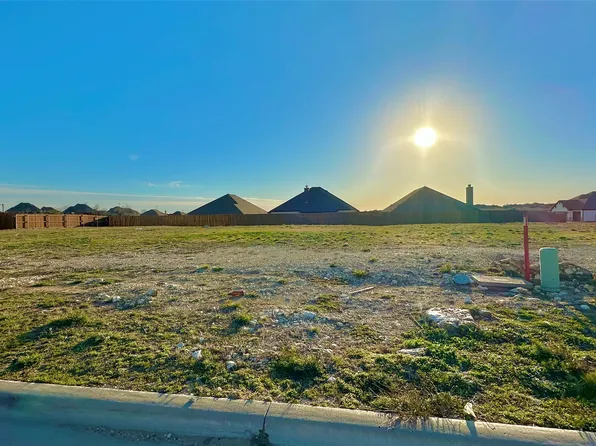 704 Broken Bow Ln, Cleburne, TX 76033