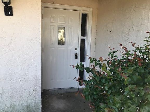 2nd image of 686 SW Everett Ct