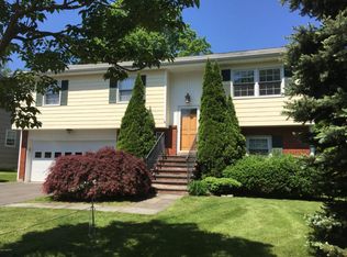 124 Lancer Rd, Riverside, CT 06878