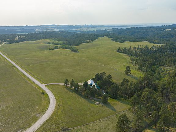 3rd image of 400 Egan Rd