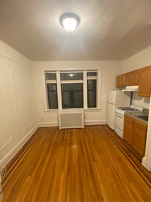 Rented by Bouklis Group | media 10