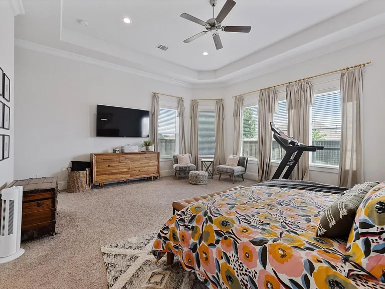 2221 Salt Grass Trl — Photo 32