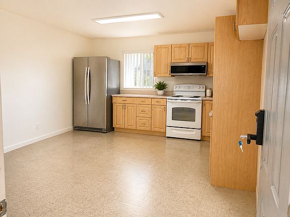 2nd image of 2249 Seaview Ave #A