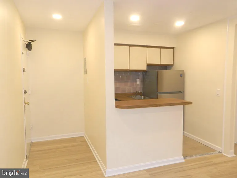 513 12th St NE #9 — Photo 9