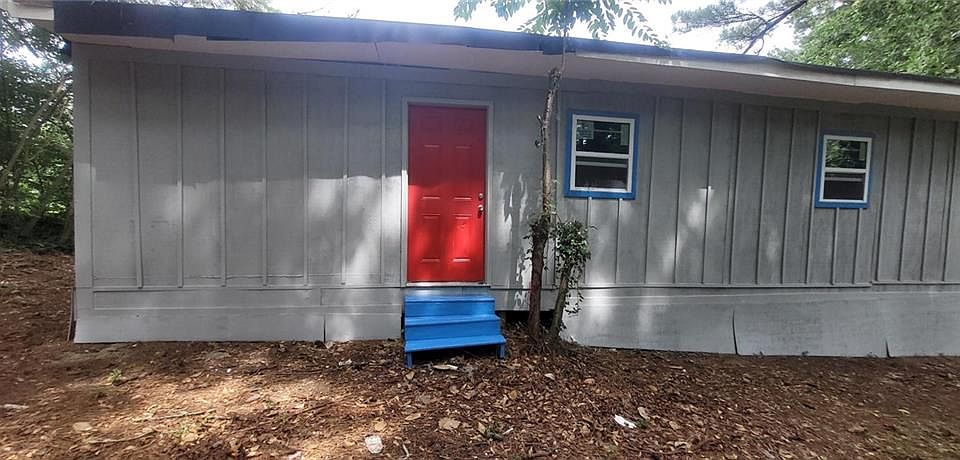 2nd image of 685 Bolton Rd NW