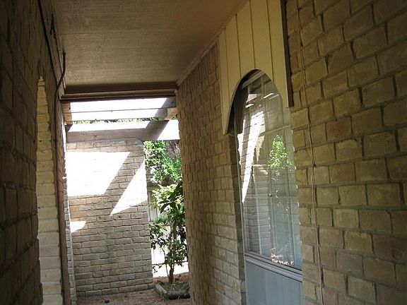 5th image of 602 Loraine Ct