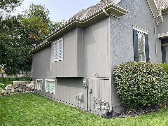 3rd image of 7830 N Cosby Ave