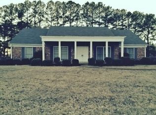 327 S Main St, Middleton, TN 38052
