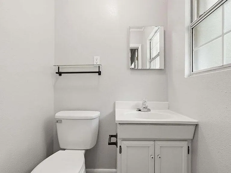 106 Andrews Ave — Photo 35