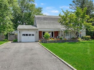 20 Hutchinson Drive, Port Monmouth, NJ 07758