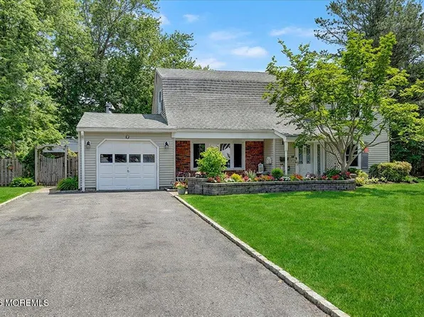 20 Hutchinson Drive, Port Monmouth, NJ 07758