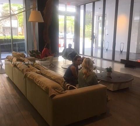 4th image of 1010 Brickell Ave Unit 1608
