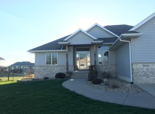 510 Ridgeview Dr, Atkins, IA 52206