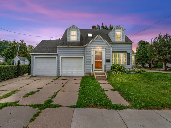615 W Bent Ave, Oshkosh, WI 54901