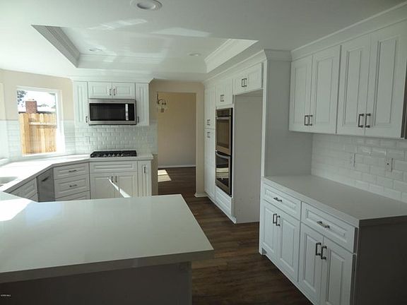 4th image of 2324 Parkway Dr