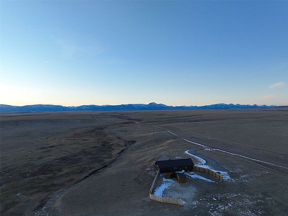 3rd image of 542 Pishkun Rd