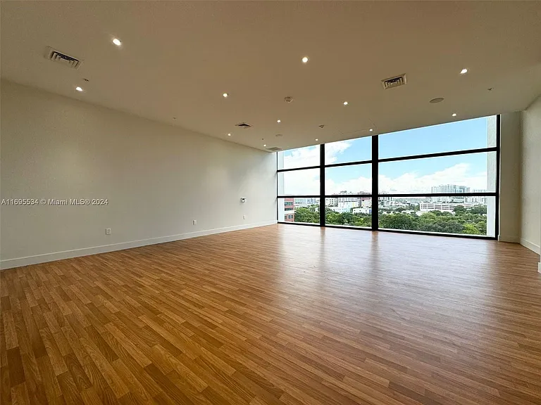 1642 NE 1st Ave #2203 — Photo 9