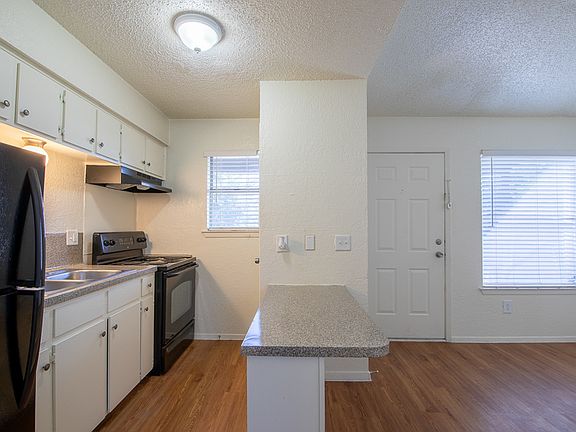 5th image of 1319 McKie Dr APT 209