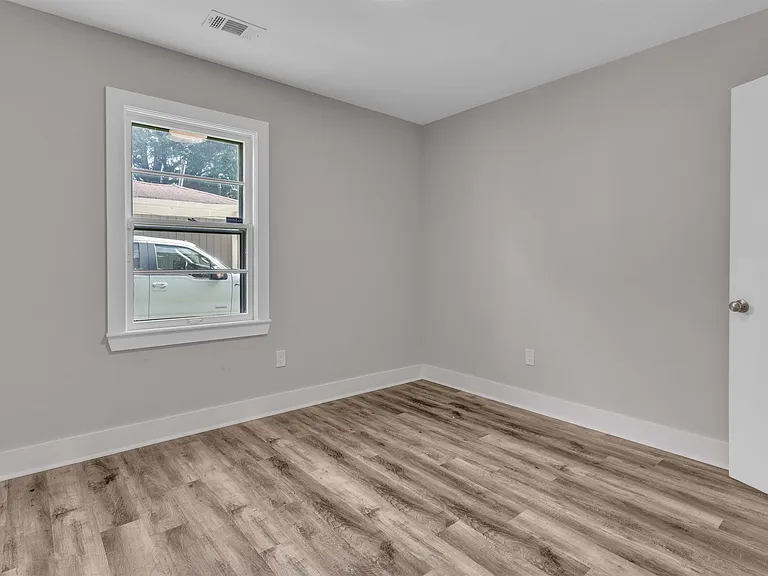4623 Doris Cir S — Photo 13