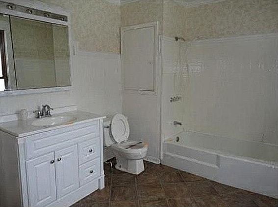Up stairs bathroom