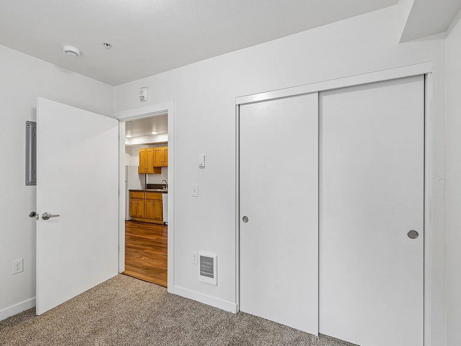 Spring Villa Apartments — Photo 4