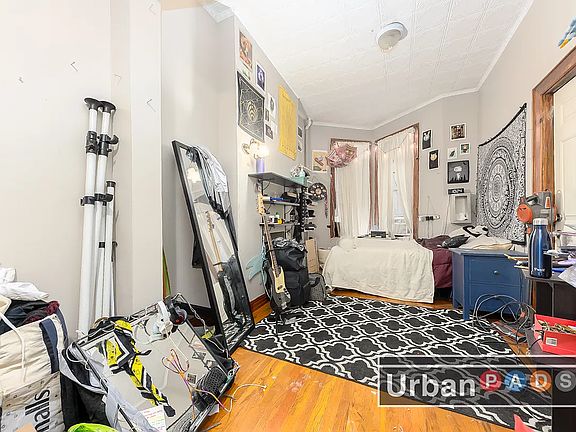 4th image of 891 Saint Johns Pl APT 1L