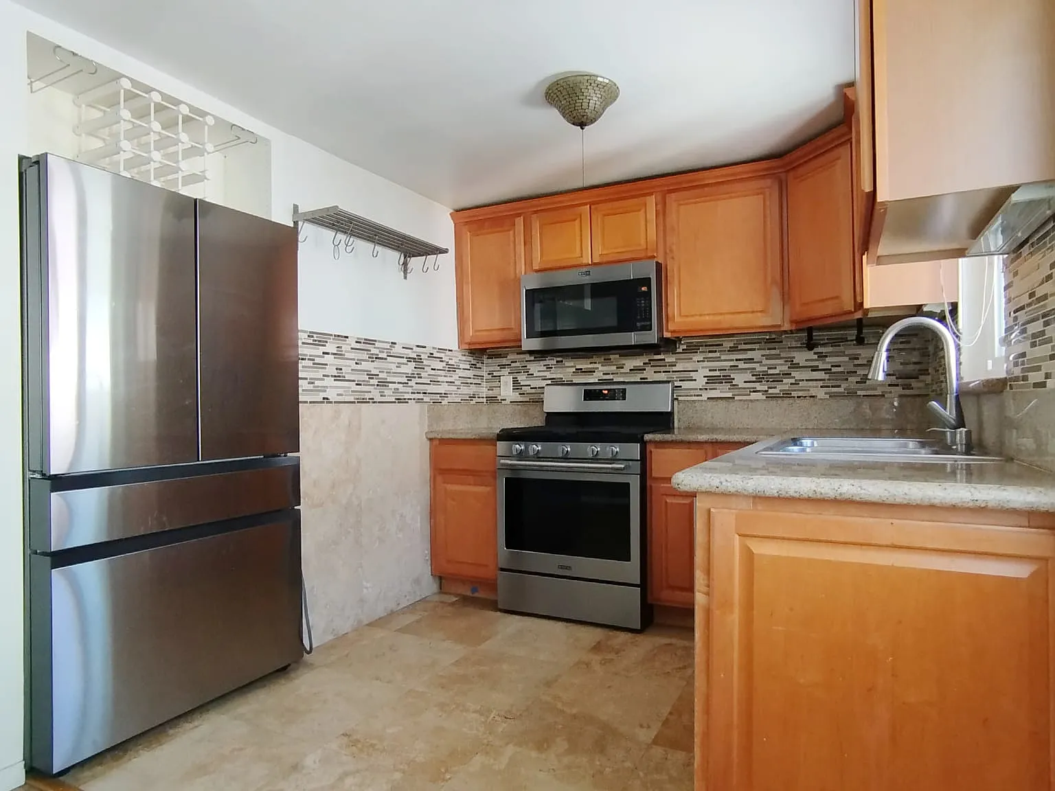 4591 Inglewood Blvd — Photo 2