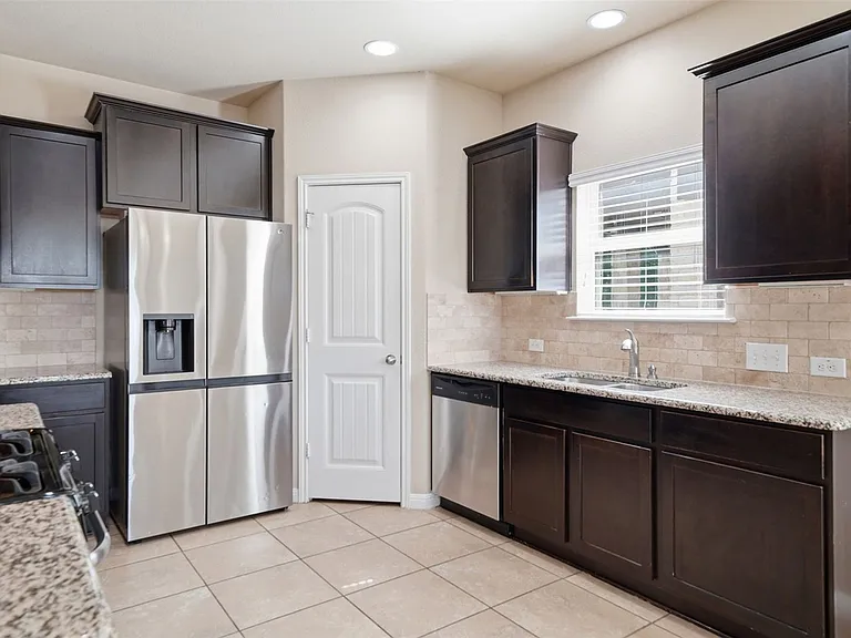 613 Longhorn Cavern Rd — Photo 9