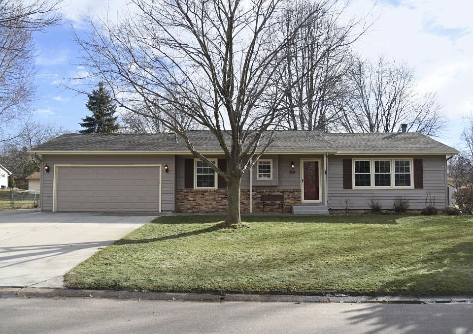 1st image of 1742 Sartell Ave
