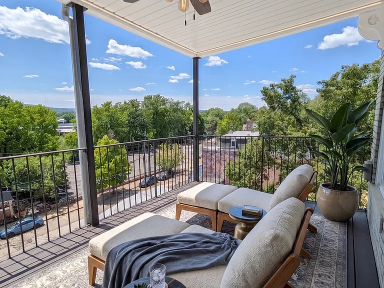 1036 W Walnut St #3-R — Photo 10