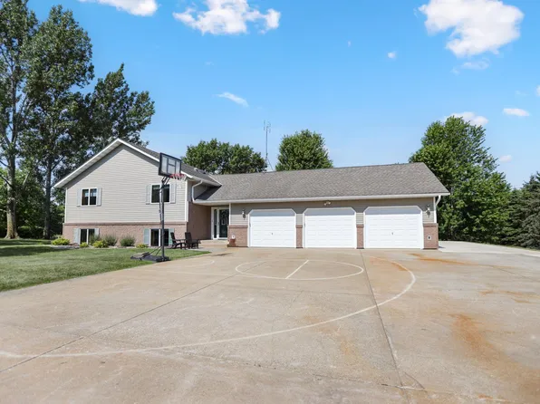 17834 Hunt Lake Trl, Faribault, MN 55021