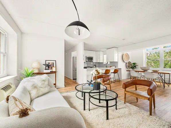 6 Renaisance Court image 1 of 14