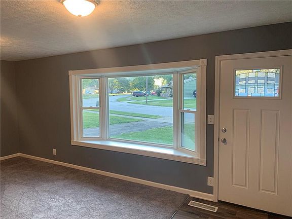 5th image of 426 W William Dr