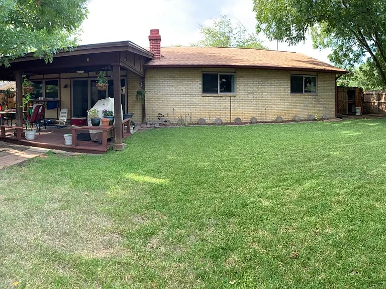 1820 E Timberview Ln — Photo 1