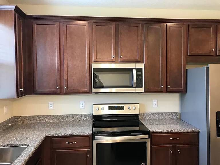 583 Richmond Dr — Photo 8