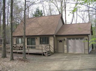262 Green Valley Cir, Lake Ariel, PA 18436