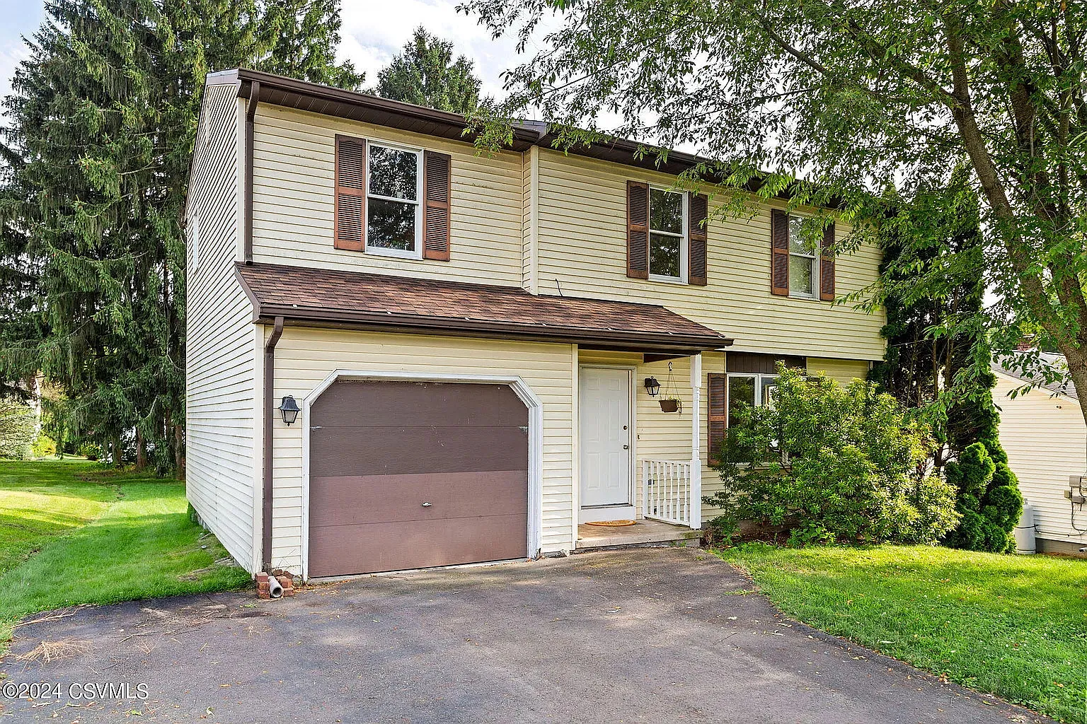 4 bed, 1375 sqft, $1,800 — Photo 1