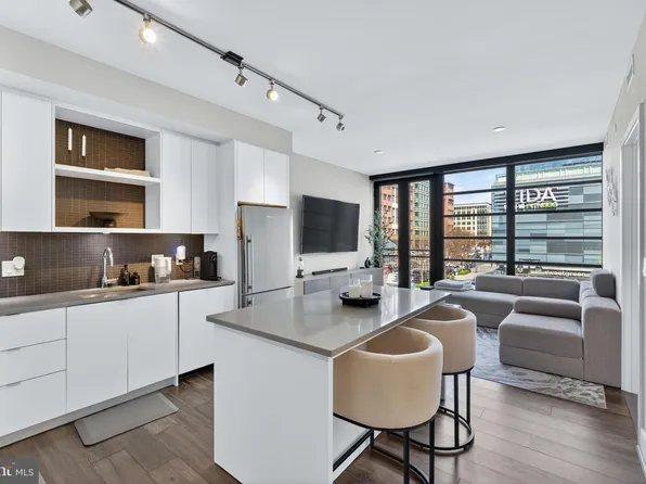 1300 4th St SE Unit 205, Washington, DC 20003