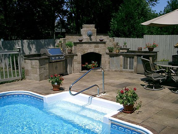5th image of 608 Adelynn Ct S