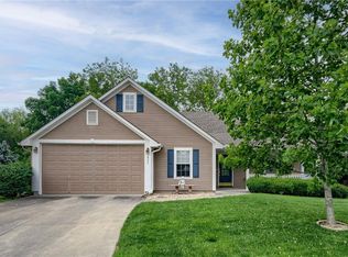 1901 Meadowlark Dr, Raymore, MO 64083