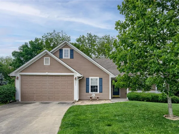 1901 Meadowlark Dr, Raymore, MO 64083