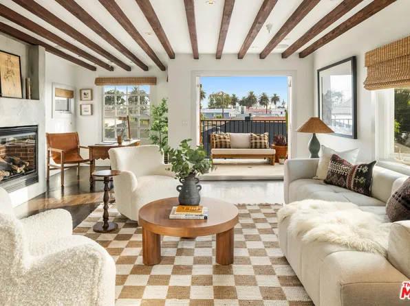 1210 Cabrillo Ave, Venice, CA 90291