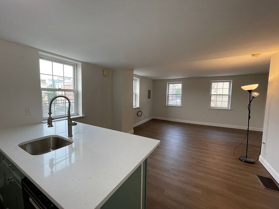 1st image of 1554 N Lawrence St Floor 2