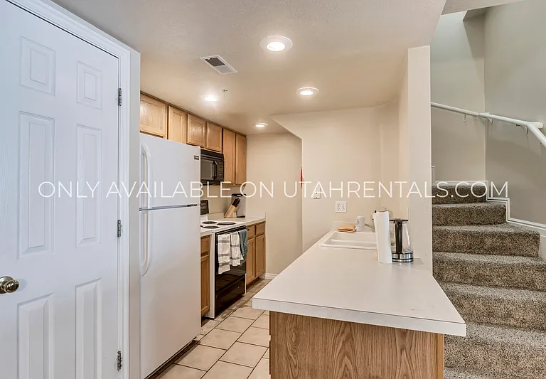 112 W Cougar Blvd #307-M — Photo 2