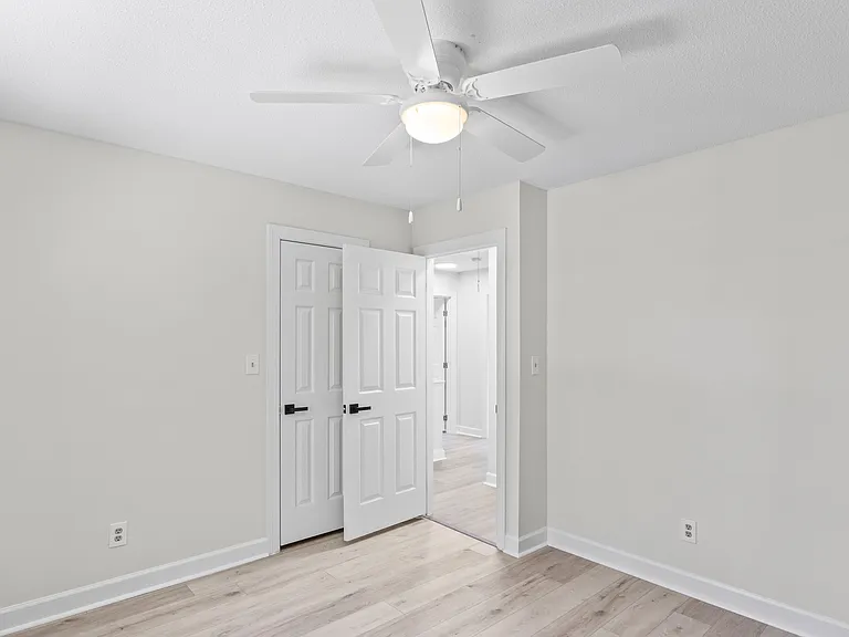 623 Elmwood Ct — Photo 33